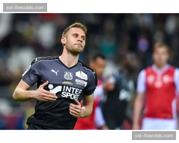 摩纳哥俱乐部举办“女性足球发展论坛”,探讨女足职业化路径 摩纳哥俱乐部举办“女性足球发展论坛”,探讨女足职业化路径